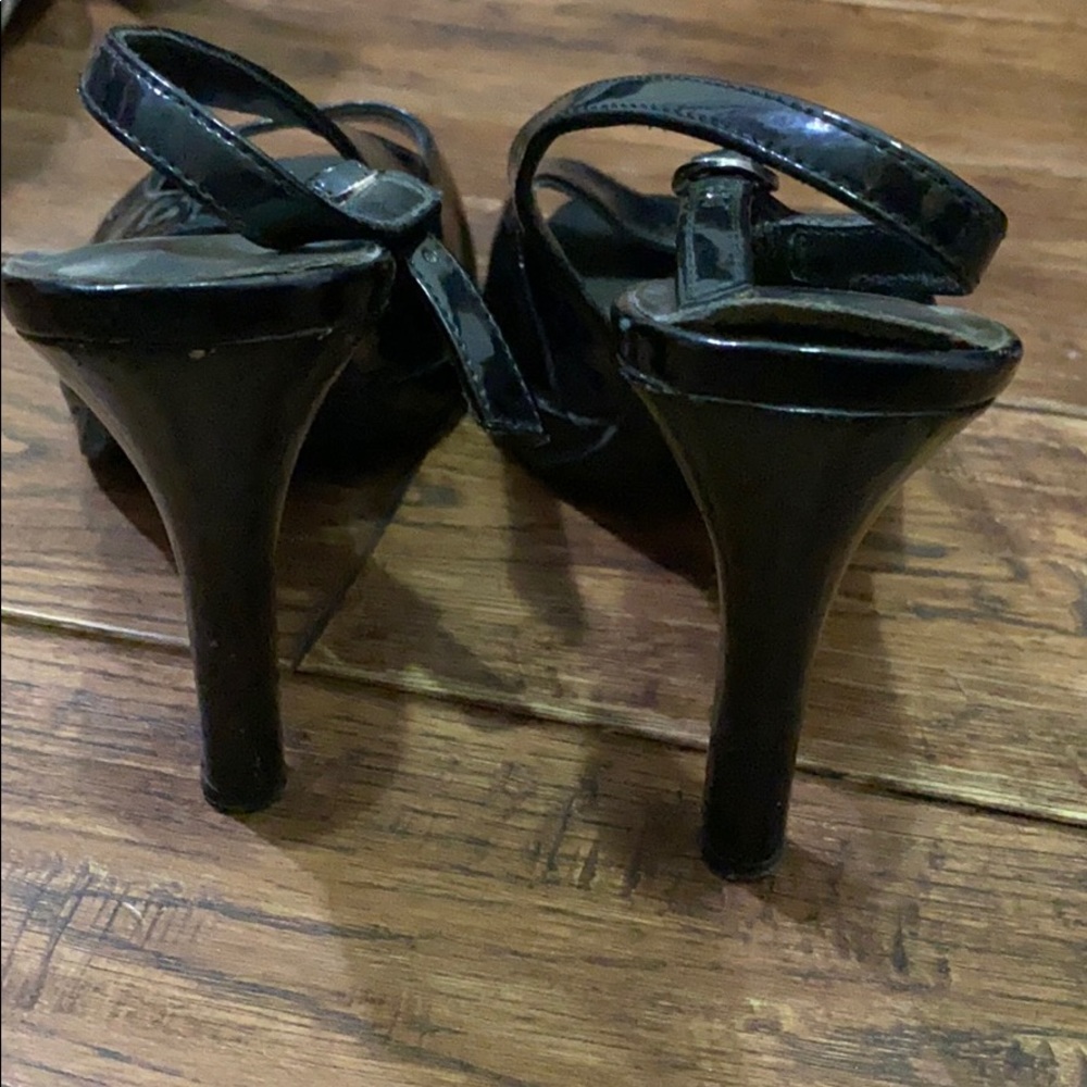 High heels - Picture 2 of 2